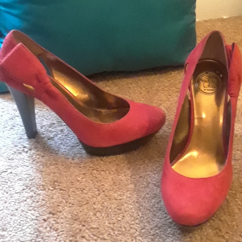 Jessica Simpson heels